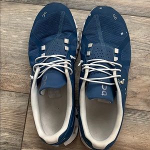 On cloud tennis shoes